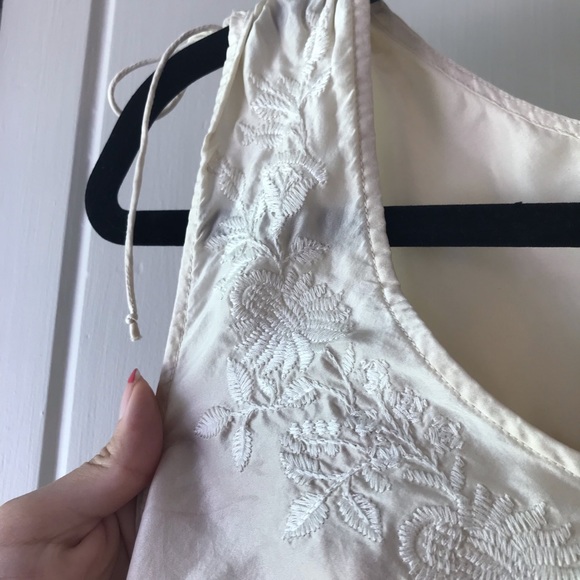 Silk Embroidered blouse 📿 - Picture 3 of 5